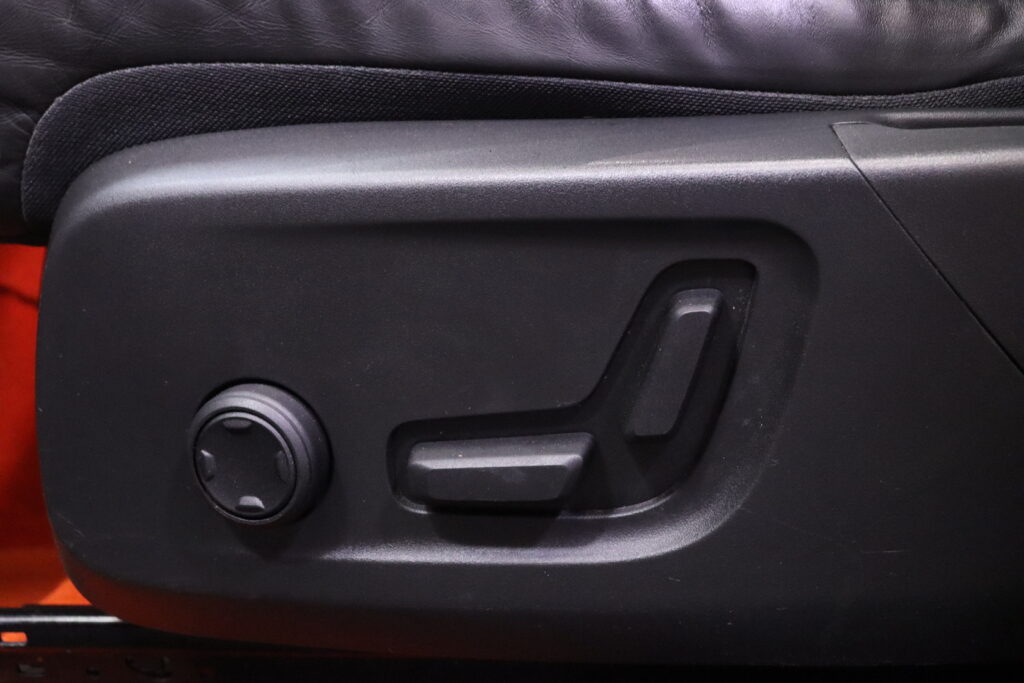 tuotekuva-Volvo-XC40-JNT-424-2026-04-13-163006-15 tuotekuva-Volvo-XC40-JNT-424-2026-04-13-163006-15