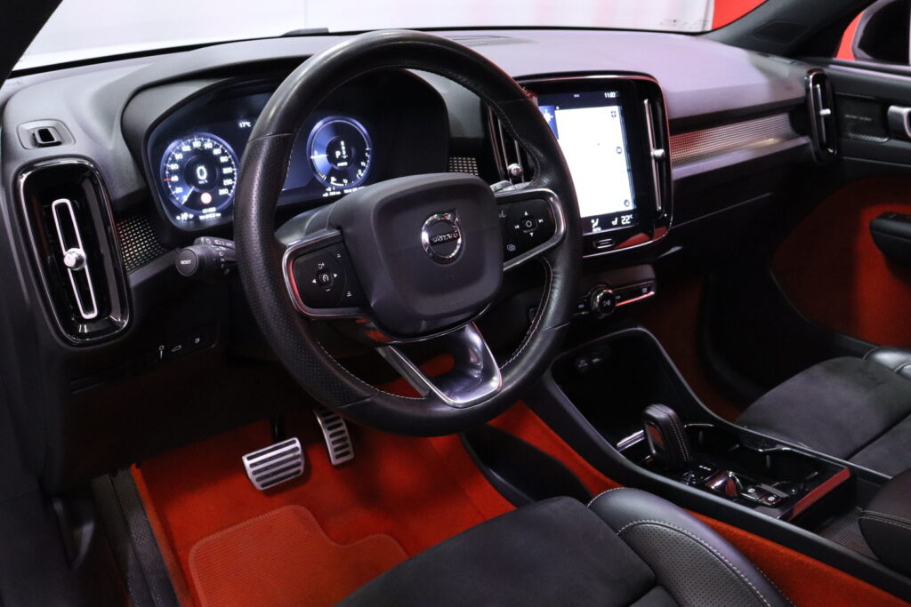 tuotekuva-Volvo-XC40-JNT-424-2026-04-13-163006-18 tuotekuva-Volvo-XC40-JNT-424-2026-04-13-163006-18