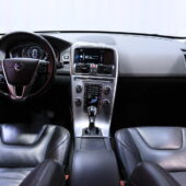 Volvo - XC60 - D5 AWD 162kW Business Classic Edition aut // ACC / Webasto / Koukku / VOC / Harman & Kardon / Muistipenkki / Nahat / - Maastoauto