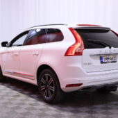Volvo - XC60 - D5 AWD 162kW Business Classic Edition aut // ACC / Webasto / Koukku / VOC / Harman & Kardon / Muistipenkki / Nahat / - Maastoauto