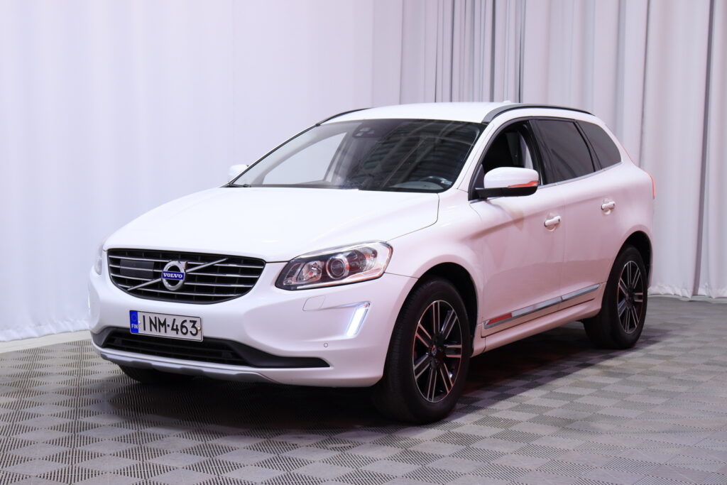Volvo - XC60 - D5 AWD 162kW Business Classic Edition aut // ACC / Webasto / Koukku / VOC / Harman & Kardon / Muistipenkki / Nahat / Volvo - XC60 - D5 AWD 162kW Business Classic Edition aut // ACC / Webasto / Koukku / VOC / Harman & Kardon / Muistipenkki / Nahat / - Maastoauto