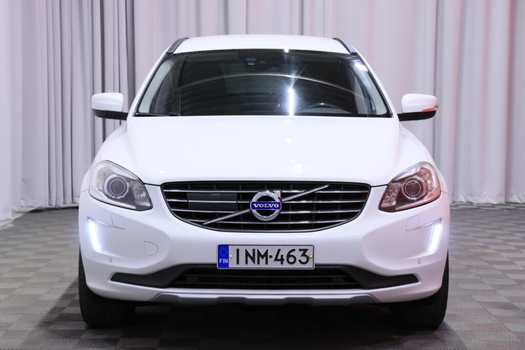 Volvo - XC60 - D5 AWD 162kW Business Classic Edition aut // ACC / Webasto / Koukku / VOC / Harman & Kardon / Muistipenkki / Nahat / Volvo - XC60 - D5 AWD 162kW Business Classic Edition aut // ACC / Webasto / Koukku / VOC / Harman & Kardon / Muistipenkki / Nahat / - Maastoauto