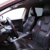 Volvo - XC60 - D5 AWD 162kW Business Classic Edition aut // ACC / Webasto / Koukku / VOC / Harman & Kardon / Muistipenkki / Nahat / - Maastoauto