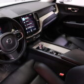 Volvo - XC60 - T8 AWD Inscription aut // ACC / Webasto / Koukku / Panorama / VOC / Full LED / Nahkasisusta / - Maastoauto