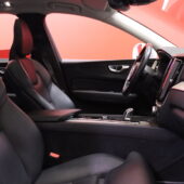 Volvo - XC60 - T8 AWD Inscription aut // ACC / Webasto / Koukku / Panorama / VOC / Full LED / Nahkasisusta / - Maastoauto