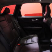 Volvo - XC60 - T8 AWD Inscription aut // ACC / Webasto / Koukku / Panorama / VOC / Full LED / Nahkasisusta / - Maastoauto