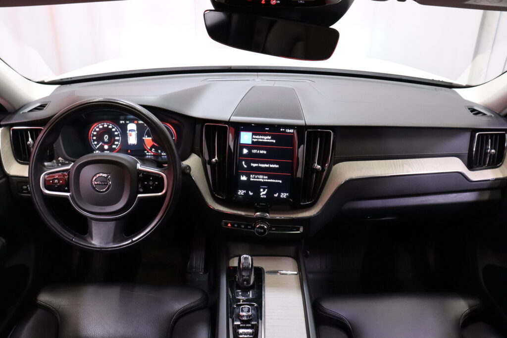 tuotekuva-Volvo-XC60-LRE-195-2026-04-04-115104-16 tuotekuva-Volvo-XC60-LRE-195-2026-04-04-115104-16
