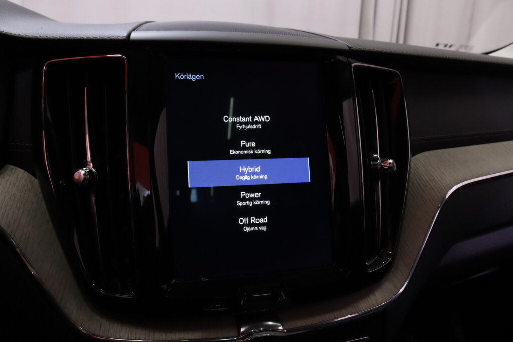 tuotekuva-Volvo-XC60-LRE-195-2026-04-04-115104-27 tuotekuva-Volvo-XC60-LRE-195-2026-04-04-115104-27