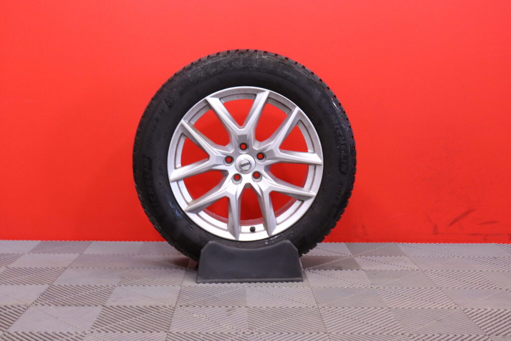 tuotekuva-Volvo-XC60-LRE-195-2026-04-04-115104-30 tuotekuva-Volvo-XC60-LRE-195-2026-04-04-115104-30