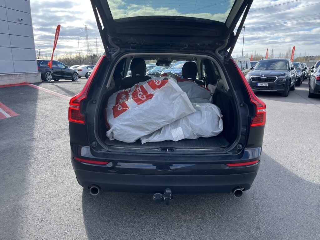 Volvo - XC60 - T8 TwE AWD Momentum Advanced aut Volvo - XC60 - T8 TwE AWD Momentum Advanced aut - Maastoauto