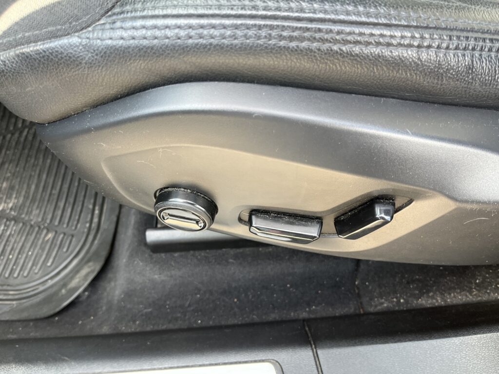 Volvo - XC60 - T8 TwE AWD Momentum Advanced aut Volvo - XC60 - T8 TwE AWD Momentum Advanced aut - Maastoauto