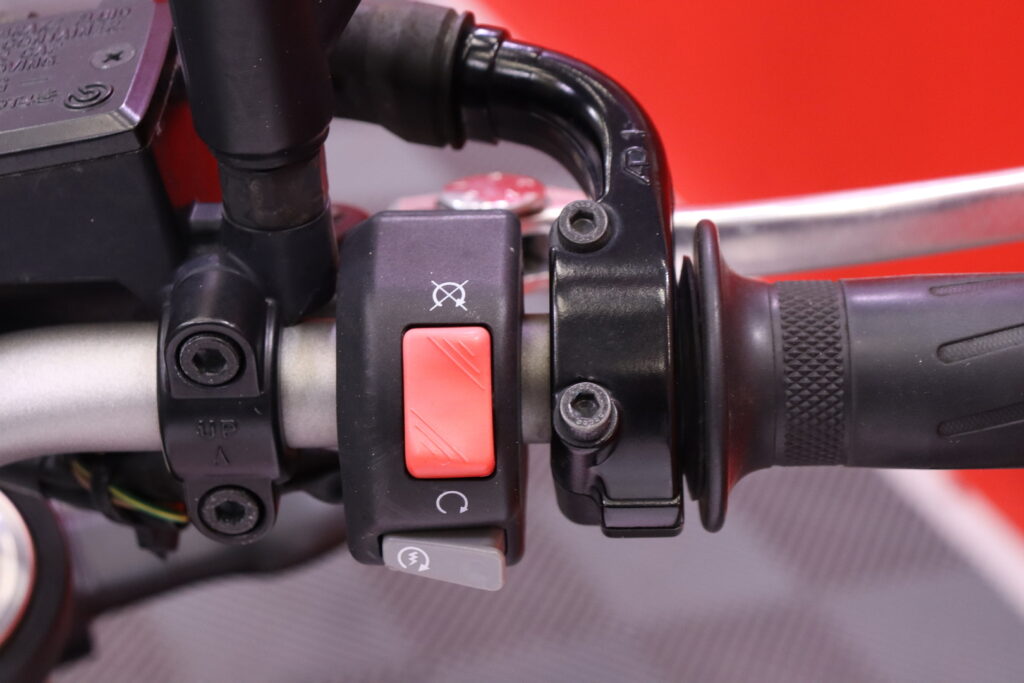 Yamaha - FZ8-N - // LeoVince / ABS / Öhlins // Yamaha - FZ8-N - // LeoVince / ABS / Öhlins // - Moottoripyörä