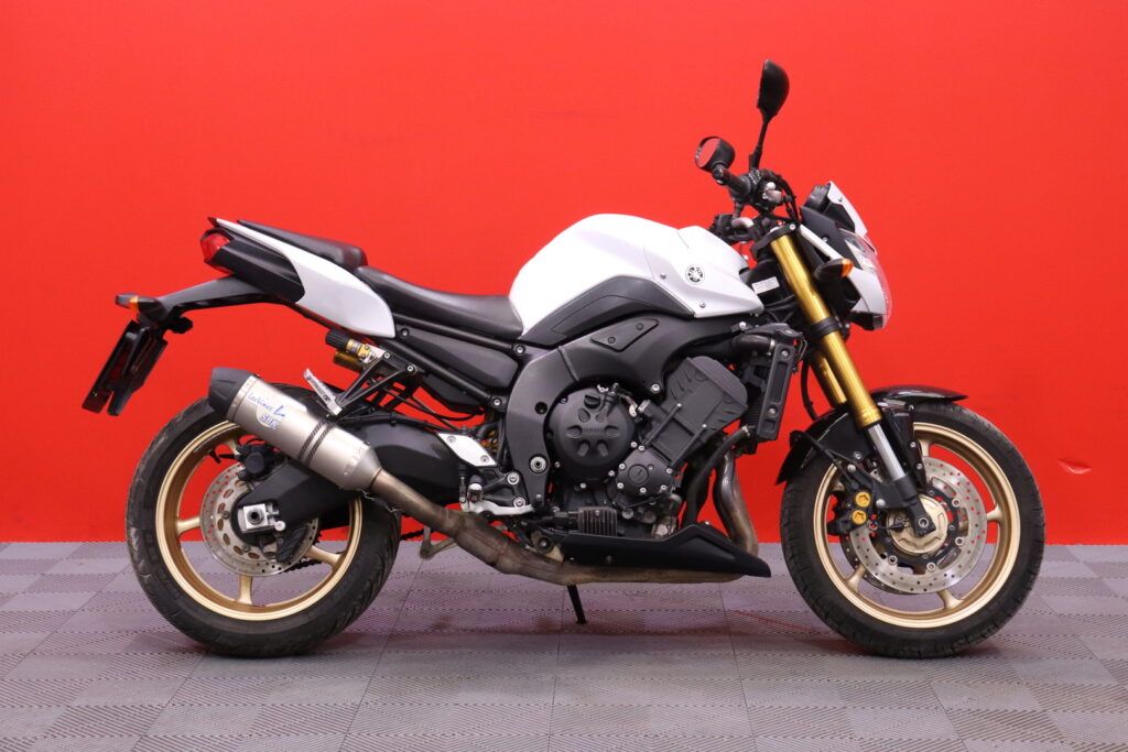 Yamaha - FZ8-N - // LeoVince / ABS / Öhlins // Yamaha - FZ8-N - // LeoVince / ABS / Öhlins // - Moottoripyörä