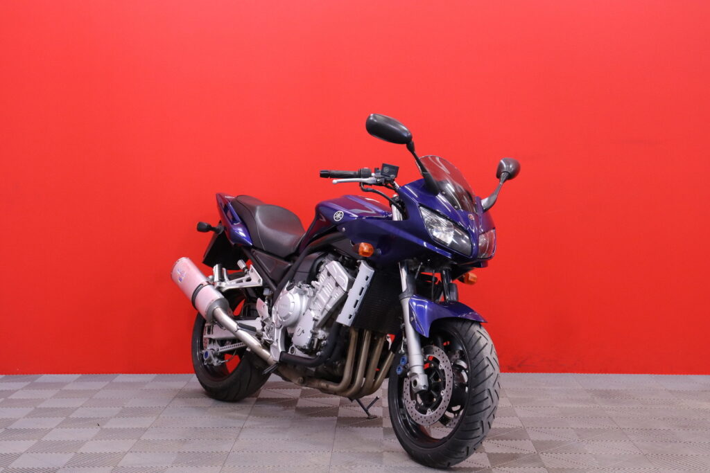 Yamaha - FZS - 1000 // Juuri saapunut! / Suomi-pyörä / LeoVince / Keskijalka // Yamaha - FZS - 1000 // Juuri saapunut! / Suomi-pyörä / LeoVince / Keskijalka // - Moottoripyörä