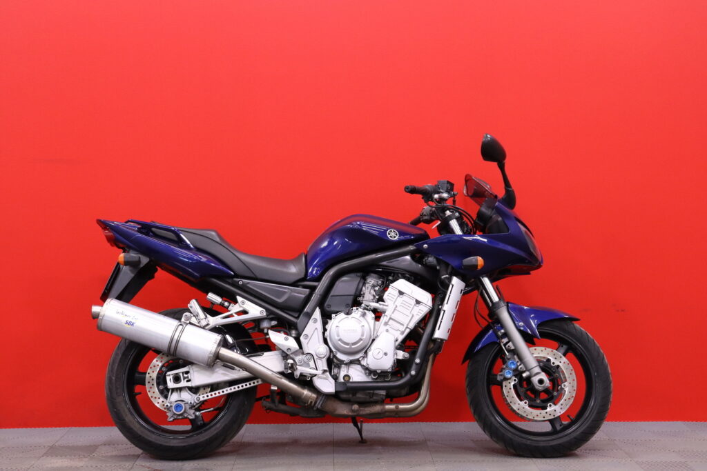 Yamaha - FZS - 1000 // Juuri saapunut! / Suomi-pyörä / LeoVince / Keskijalka // Yamaha - FZS - 1000 // Juuri saapunut! / Suomi-pyörä / LeoVince / Keskijalka // - Moottoripyörä