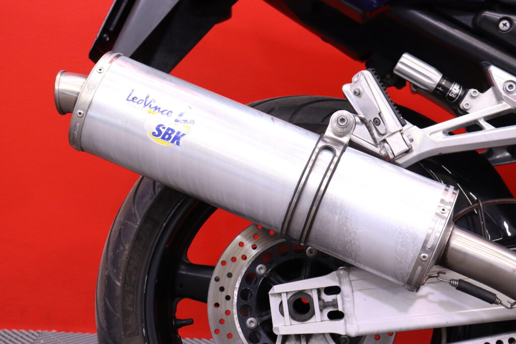 Yamaha - FZS - 1000 // Juuri saapunut! / Suomi-pyörä / LeoVince / Keskijalka // Yamaha - FZS - 1000 // Juuri saapunut! / Suomi-pyörä / LeoVince / Keskijalka // - Moottoripyörä