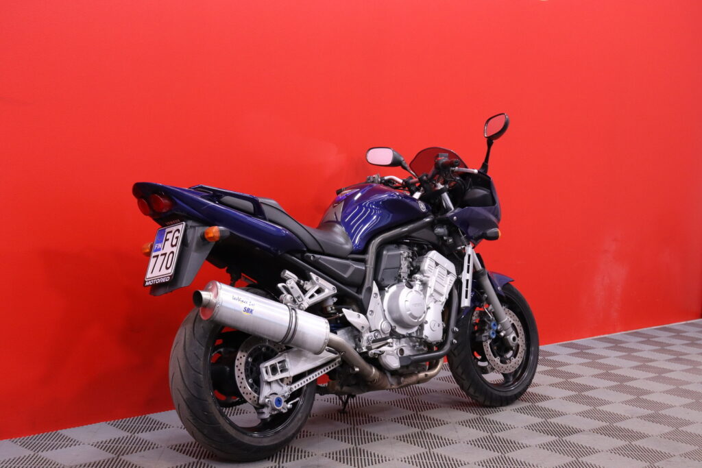 Yamaha - FZS - 1000 // Juuri saapunut! / Suomi-pyörä / LeoVince / Keskijalka // Yamaha - FZS - 1000 // Juuri saapunut! / Suomi-pyörä / LeoVince / Keskijalka // - Moottoripyörä