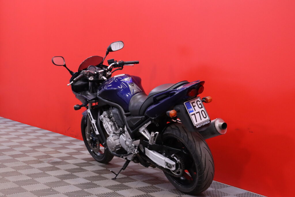 Yamaha - FZS - 1000 // Juuri saapunut! / Suomi-pyörä / LeoVince / Keskijalka // Yamaha - FZS - 1000 // Juuri saapunut! / Suomi-pyörä / LeoVince / Keskijalka // - Moottoripyörä