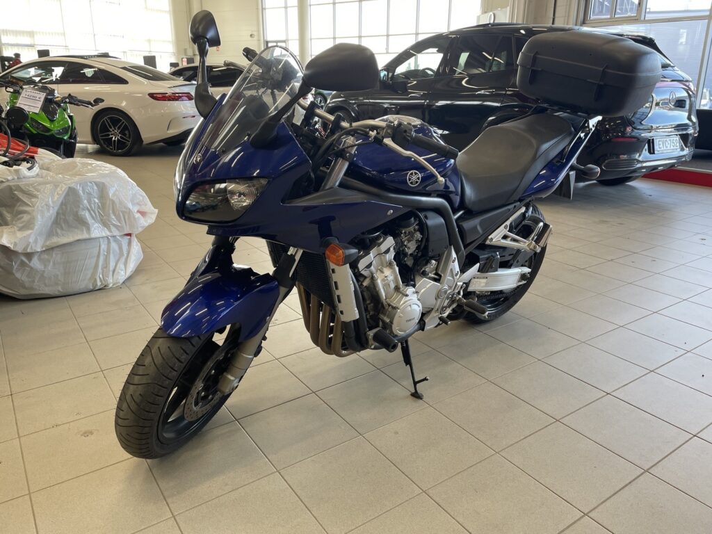 Yamaha - FZS - 1000 // Juuri saapunut! / 3-Om. Suomi-pyörä / Takalaukku / Kaatumatapit // Yamaha - FZS - 1000 // Juuri saapunut! / 3-Om. Suomi-pyörä / Takalaukku / Kaatumatapit // - Moottoripyörä