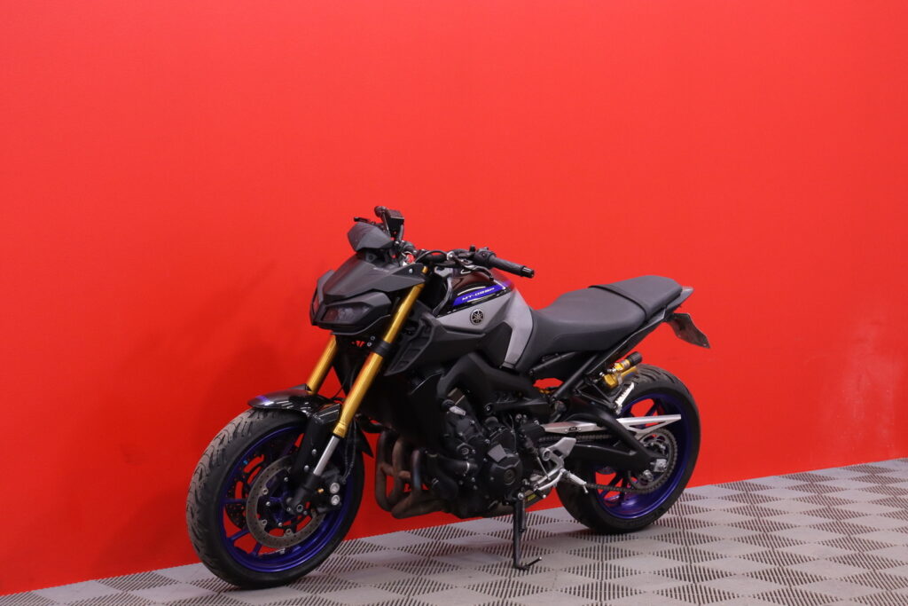 Yamaha - MT-09 - SP // Juuri saapunut! / Akrapovic / Öhlins / TCS / Suomi-pyörä / 3x Avaimet // Yamaha - MT-09 - SP // Juuri saapunut! / Akrapovic / Öhlins / TCS / Suomi-pyörä / 3x Avaimet // - Moottoripyörä