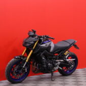Yamaha - MT-09 - SP // Juuri saapunut! / Akrapovic / Öhlins / TCS / Suomi-pyörä / 3x Avaimet // - Moottoripyörä