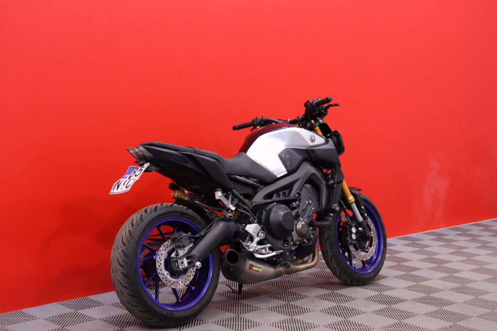 Yamaha - MT-09 - SP // Juuri saapunut! / Akrapovic / Öhlins / TCS / Suomi-pyörä / 3x Avaimet // Yamaha - MT-09 - SP // Juuri saapunut! / Akrapovic / Öhlins / TCS / Suomi-pyörä / 3x Avaimet // - Moottoripyörä