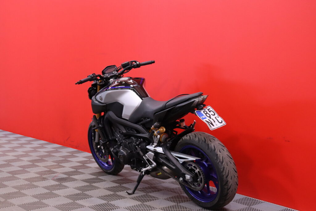 Yamaha - MT-09 - SP // Juuri saapunut! / Akrapovic / Öhlins / TCS / Suomi-pyörä / 3x Avaimet // Yamaha - MT-09 - SP // Juuri saapunut! / Akrapovic / Öhlins / TCS / Suomi-pyörä / 3x Avaimet // - Moottoripyörä