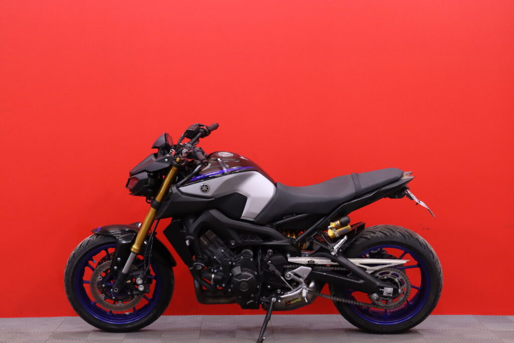 Yamaha - MT-09 - SP // Juuri saapunut! / Akrapovic / Öhlins / TCS / Suomi-pyörä / 3x Avaimet // Yamaha - MT-09 - SP // Juuri saapunut! / Akrapovic / Öhlins / TCS / Suomi-pyörä / 3x Avaimet // - Moottoripyörä
