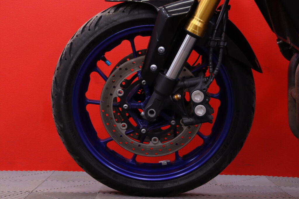 Yamaha - MT-09 - SP // Juuri saapunut! / Akrapovic / Öhlins / TCS / Suomi-pyörä / 3x Avaimet // Yamaha - MT-09 - SP // Juuri saapunut! / Akrapovic / Öhlins / TCS / Suomi-pyörä / 3x Avaimet // - Moottoripyörä