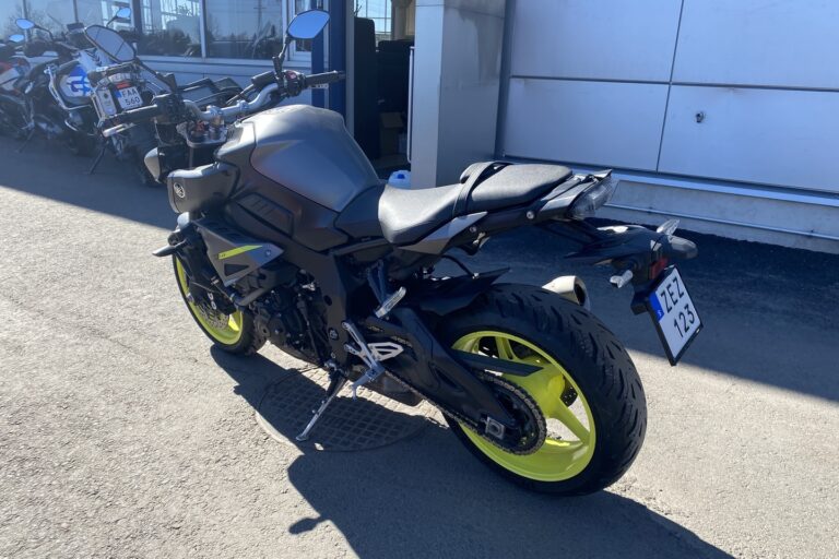 Yamaha - MT-10 - // Juuri saapunut! / Vakkari / Shifter // - Moottoripyörä