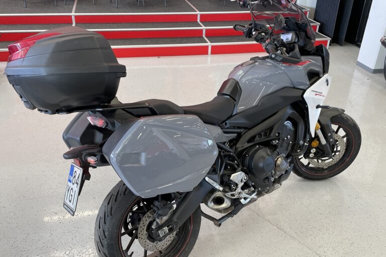 Yamaha - TRACER - 900GT // 2-Om. Suomi-pyörä / Vakkari / Shifter / Navi / 3xLaukut / Kahvanlämmittimet / LED / Huoltokirja // - Moottoripyörä