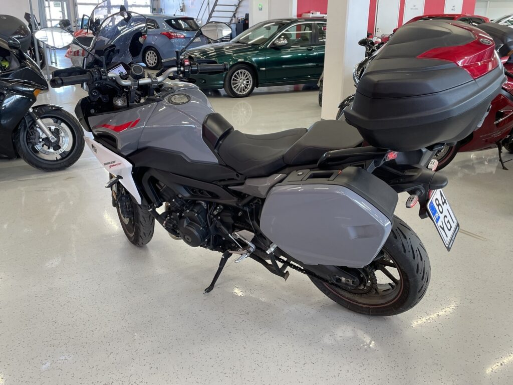Yamaha - TRACER - 900GT // 2-Om. Suomi-pyörä / Vakkari / Shifter / Navi / 3xLaukut / Kahvanlämmittimet / LED / Huoltokirja // Yamaha - TRACER - 900GT // 2-Om. Suomi-pyörä / Vakkari / Shifter / Navi / 3xLaukut / Kahvanlämmittimet / LED / Huoltokirja // - Moottoripyörä