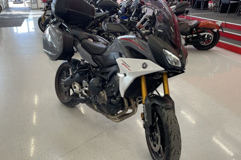 Yamaha - TRACER - 900GT // 2-Om. Suomi-pyörä / Vakkari / Shifter / Navi / 3xLaukut / Kahvanlämmittimet / LED / Huoltokirja // - Moottoripyörä