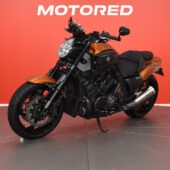 Yamaha - V-Max - / Suomipyörä, Acrapovic, kahvanlämppärit, 2x laukut / - Moottoripyörä