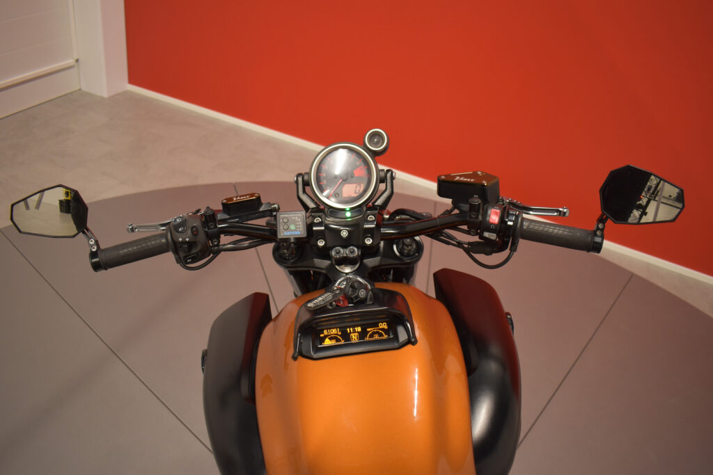 tuotekuva-Yamaha-V-Max-69-BAH-2026-04-02-125506-17 tuotekuva-Yamaha-V-Max-69-BAH-2026-04-02-125506-17