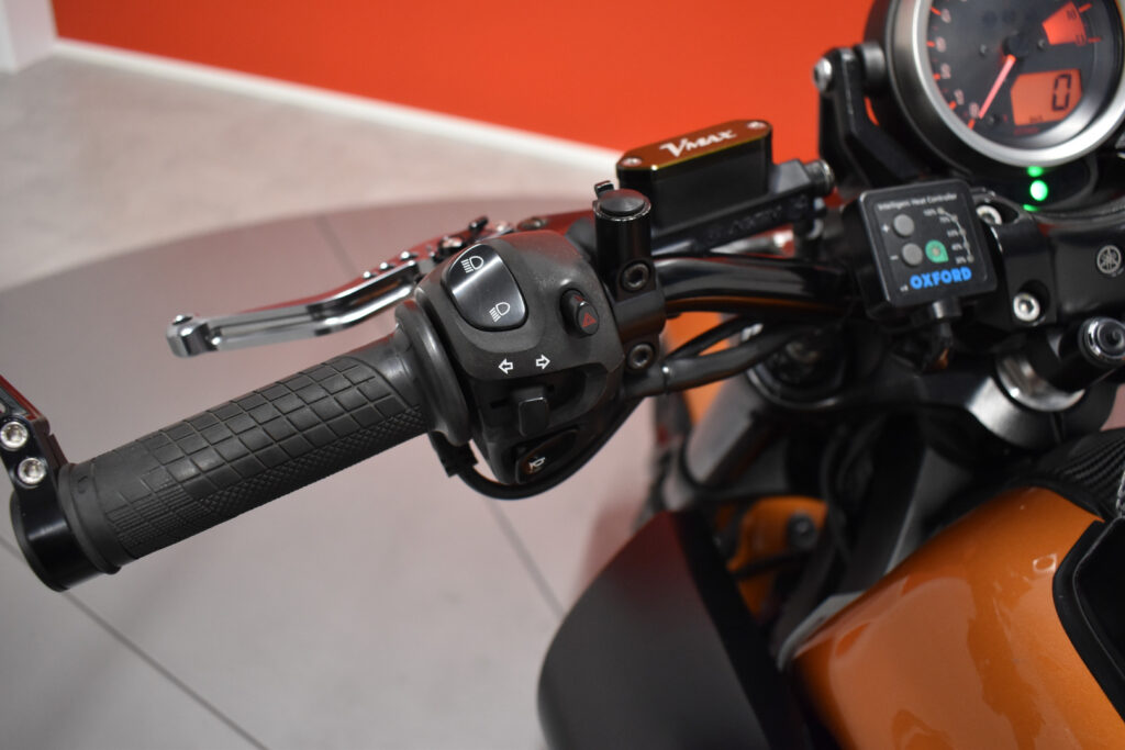 tuotekuva-Yamaha-V-Max-69-BAH-2026-04-02-125506-20 tuotekuva-Yamaha-V-Max-69-BAH-2026-04-02-125506-20