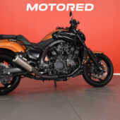 Yamaha - V-Max - / Suomipyörä, Acrapovic, kahvanlämppärit, 2x laukut / - Moottoripyörä