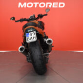 Yamaha - V-Max - / Suomipyörä, Acrapovic, kahvanlämppärit, 2x laukut / - Moottoripyörä