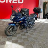 Yamaha - XJ - 6 Diversion // Juuri saapuunut! / Suomi-pyörä / Huoltokirja / 2x laukut // - Moottoripyörä