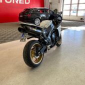 Yamaha - YZF-R1 - // Juuri saapunut! / Suomi-pyörä / Akrapovic / TCS / Ajomodet / Ohjausiskari // - Moottoripyörä