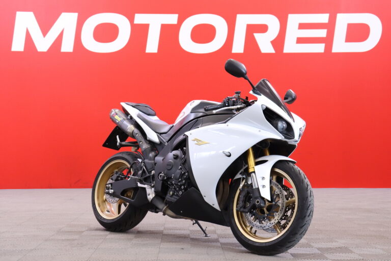 Yamaha - YZF-R1 - // Suomi-pyörä / Akrapovic / TCS / Ajomodet / Ohjausiskari // - Moottoripyörä