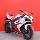 Yamaha - YZF-R1 - // Juuri saapunut! / Akrapovic / Ohjausiskunvaimennin // - Moottoripyörä