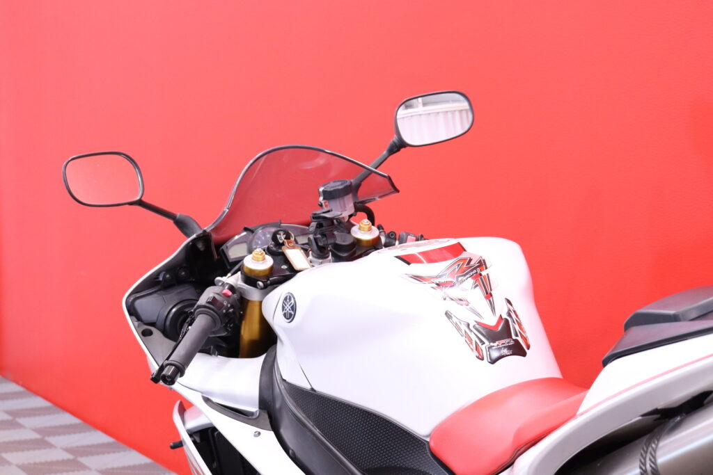 Yamaha - YZF-R1 - // Juuri saapunut! / Akrapovic / Ohjausiskunvaimennin // Yamaha - YZF-R1 - // Juuri saapunut! / Akrapovic / Ohjausiskunvaimennin // - Moottoripyörä