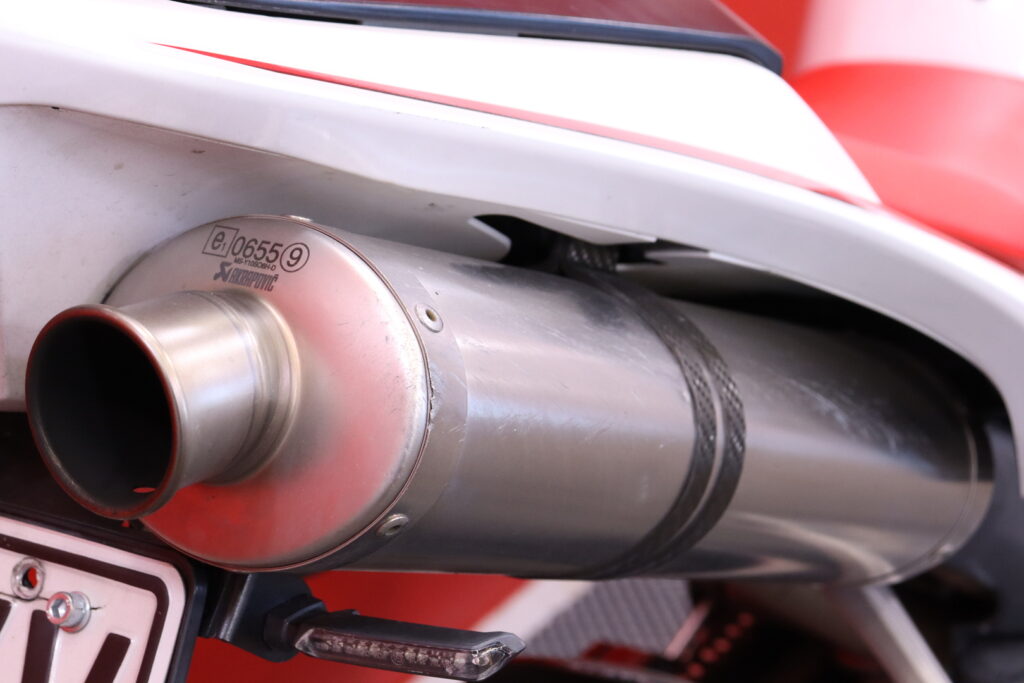 Yamaha - YZF-R1 - // Juuri saapunut! / Akrapovic / Ohjausiskunvaimennin // Yamaha - YZF-R1 - // Juuri saapunut! / Akrapovic / Ohjausiskunvaimennin // - Moottoripyörä