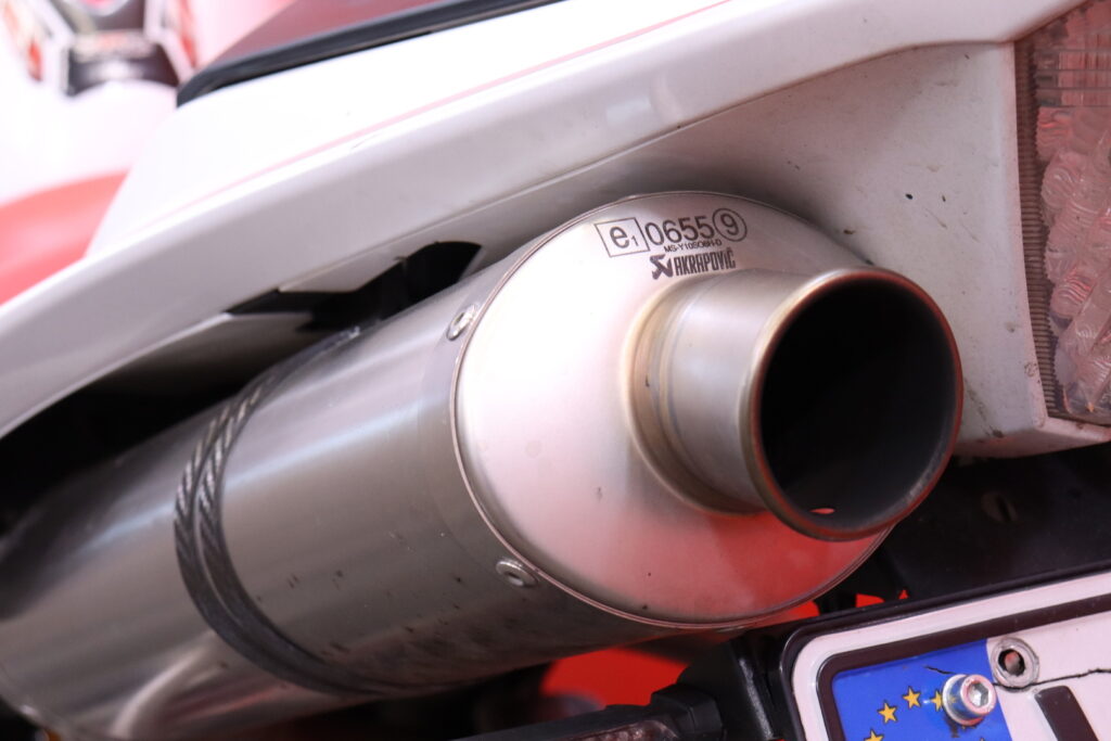 Yamaha - YZF-R1 - // Juuri saapunut! / Akrapovic / Ohjausiskunvaimennin // Yamaha - YZF-R1 - // Juuri saapunut! / Akrapovic / Ohjausiskunvaimennin // - Moottoripyörä