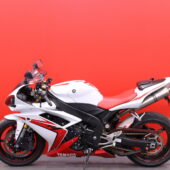 Yamaha - YZF-R1 - // Juuri saapunut! / Akrapovic / Ohjausiskunvaimennin // - Moottoripyörä