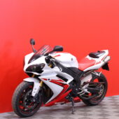 Yamaha - YZF-R1 - // Juuri saapunut! / Akrapovic / Ohjausiskunvaimennin // - Moottoripyörä