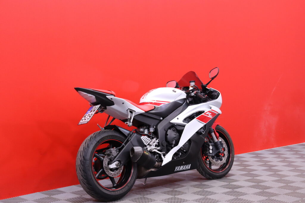 Yamaha - YZF-R6 - // RJ15 malli / Vähän ajettu! / Suomi-pyörä / Akrapovic / Kaatumatapit // Yamaha - YZF-R6 - // RJ15 malli / Vähän ajettu! / Suomi-pyörä / Akrapovic / Kaatumatapit // - Moottoripyörä