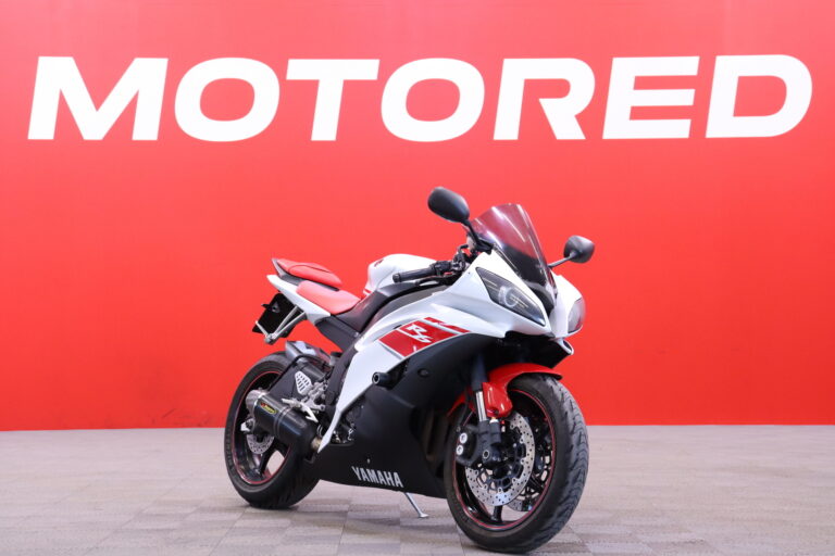 Yamaha - YZF-R6 - // RJ15 malli / Vähän ajettu! / Suomi-pyörä / Akrapovic / Kaatumatapit // - Moottoripyörä