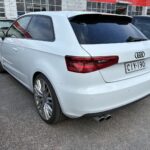 Audi - A3 - Compact Coupé Business Sport 1,8 TFSI 132 kW quattro S tronic // Suomi-auto / Webasto / Sporttipenkit / Flatbottom ratti - Viistoperä